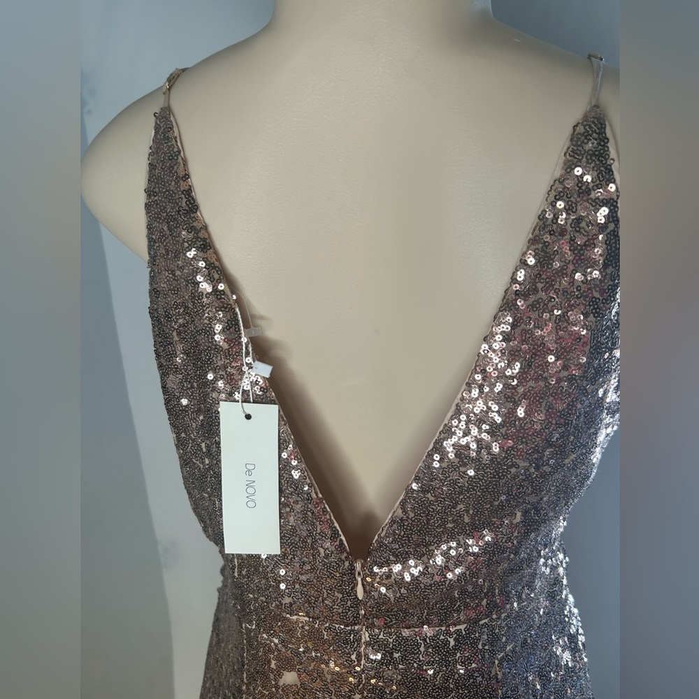 NWT De Novo Women’s Sequin Rose Gold Dress. Size M - Picture 8 of 16